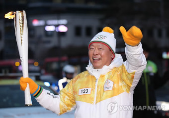 신동빈 롯데 회장, 평창동계올림픽 성화봉송 주자로 나서
