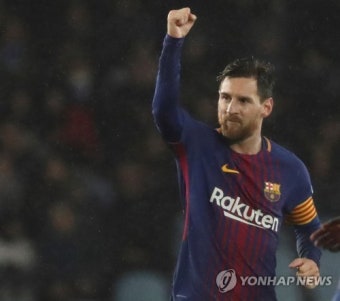 '이적설' 호날두 연봉 알고보니…전 세계 1위 메시 절반도 안돼