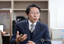 기자회견하는 장시성 대전효문화진흥원장