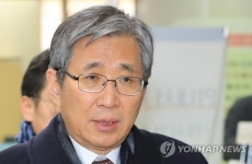 법정향하는 조원동 전 경제수석