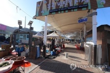 강추위로 발길끊긴 무주 장터