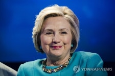 힐러리, 2008년 성희롱 혐의 대선캠프내 측근 해임 거부