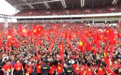 베트남 박항서호 축구 열기, 펄럭이는 금성홍기