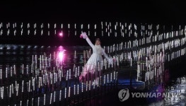 달빛 호수의 공연