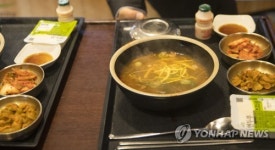 [올림픽] 북 예술단원들이 먹은 휴게소 점심