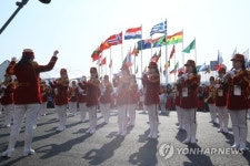 [올림픽] 북한 응원단, 흥겨운 연주