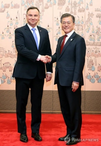 문 대통령, 안제이 두다 폴란드 대통령과 기념촬영