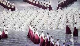 [올림픽] 평화를 찾아간 판타지 쇼…미디어아트·K팝의 향연