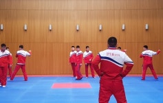 서울시청 찾은 북한 태권도시범단…기합은 조국통일(종합)