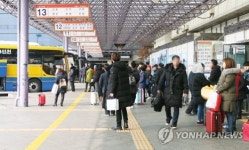 어서 고향으로 귀성객 붐비는 인천 버스터미널