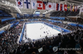 [올림픽] 여자 아이스하키 한일전, 만원 관중