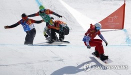 [올림픽] 스노보드 크로스 오스트리아 선수, 목뼈 골절 부상