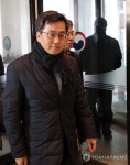 세종청사 들어서는 김동연 부총리