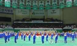[올림픽] 원주에서 공연하는 북한 응원단