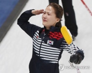 [올림픽] 김은정, 절도있는 거수경례의 비밀…연습의 결과죠