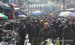붐비는 황학동 시장