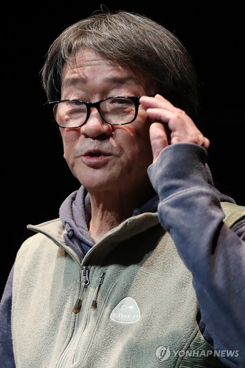 대학로 소극장의 상징 학전을 이끈 가수 김민기, 30년 진행한 예술가로 떠나다