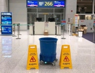 개장 40여일 인천공항 제2터미널 천장서 물 뚝뚝