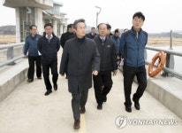 죽산보 방문한 환경차관