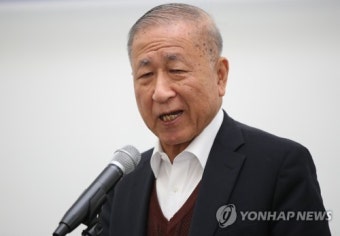 인사말하는 김영호 전 장관