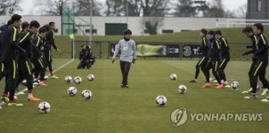 기초 패스로 몸 풀기