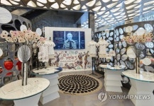 10 꼬르소 꼬모 론칭 10주년 기념전시