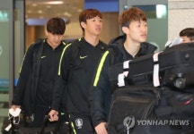 평가전 마치고 귀국한 축구대표팀