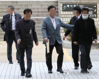 '후배검사 성추행' 전직 검사 법정으로