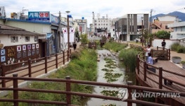 밀양시가 해천에 조성한 항일운동테마거리