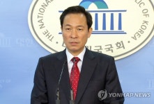 정책시리즈 발표하는 우상호