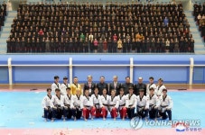 평양 태권도 공연 마친 시범단
