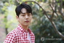 서영수, 빠져드는 눈빛