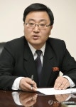 인터뷰하는 북한 제재피해조사위원회 보도관