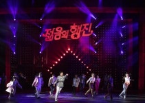 추억의 명곡 엮은 주크박스 뮤지컬 봇물