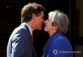 영국 
