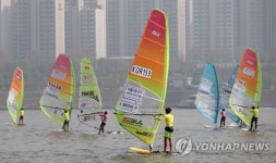 윈드서핑 퍼레이드로 6.13 지방선거 홍보