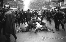 [68혁명 50주년]② 도망쳐라 낡은 세계가 너를 뒤쫓고 있다 68의 결말