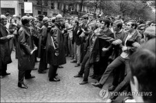 [68혁명 50주년]③ 바리케이드는 거리를 닫지만 길을 연다 68의 의미