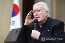푸른 눈의 돼지 신부 맥그린치 제주에 사랑 가득 남기고 선종(종합)