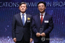 공로상 수상한 양지운