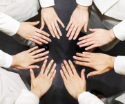 안경 낀 승무원 제주항공서 볼 수 있다…네일아트도 허용