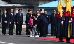 [남북정상회담] 정상에 꽃 전달한 화동은 대성동초교생