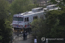 임진각 지나는 경의선 열차