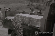 도로정비트럭이 옮긴 5·18 희생자