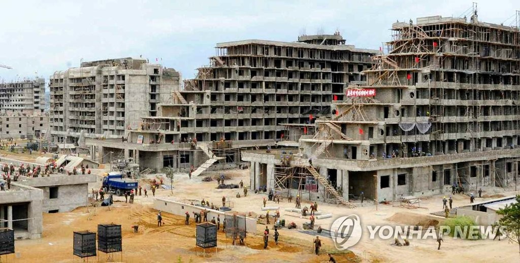 원산 갈마해안 관광지구, 대형 호텔 17곳 중 6곳 완공...미흡한 호텔 완공 상황 논란 불거져