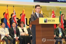 축사하고 있는 김현수 차관
