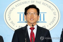 기자회견 하는 김문수 서울시장 후보