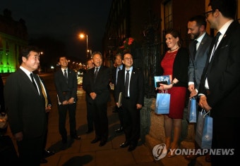 아일랜드 친한 인사 만나는 이낙연 총리