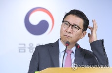 질문받는 김학수 위원