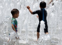 더위와 분수광장